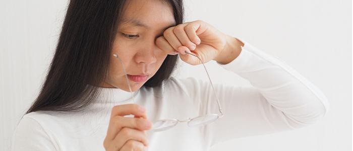 Eye Floaters: Overview, Symptoms and Causes